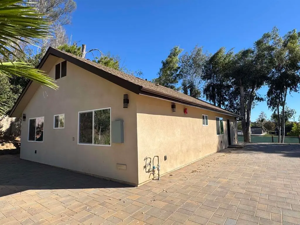 Single Family Residence for rent at 715 A Alamo Lane A, Escondido, CA featuring 4 beds and 3 baths