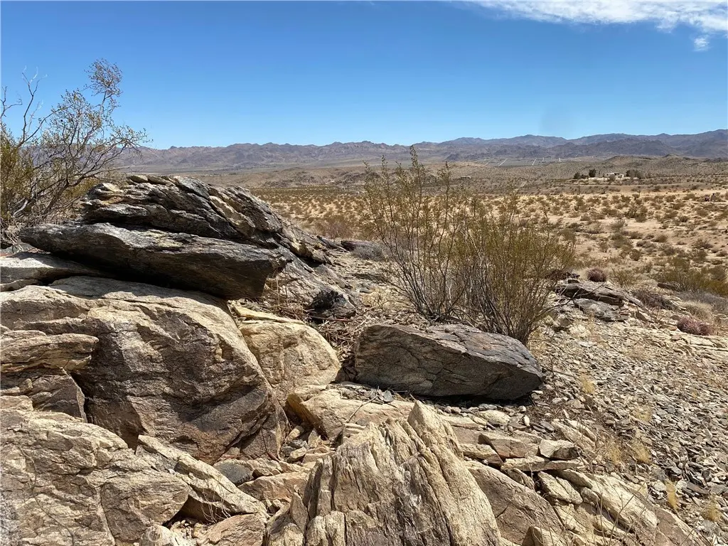 3025 Flamingo Avenue, Joshua Tree, CA — listing photo 1