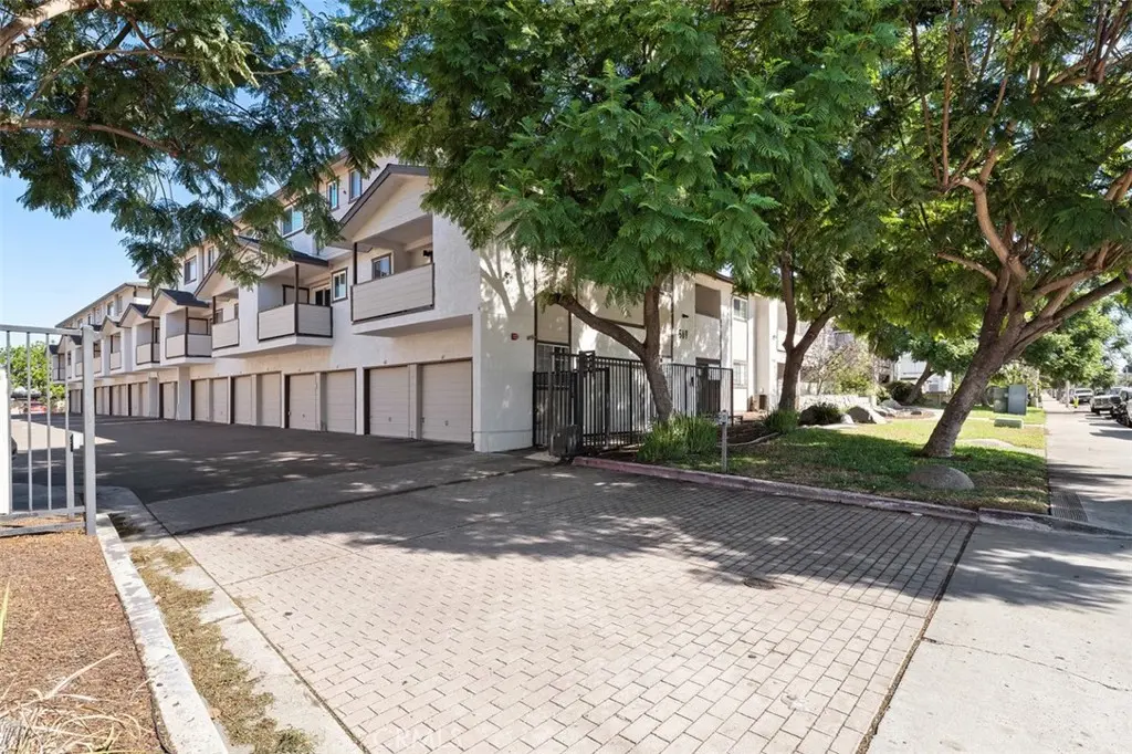 569 E Street 1, Chula Vista, CA — listing photo 1