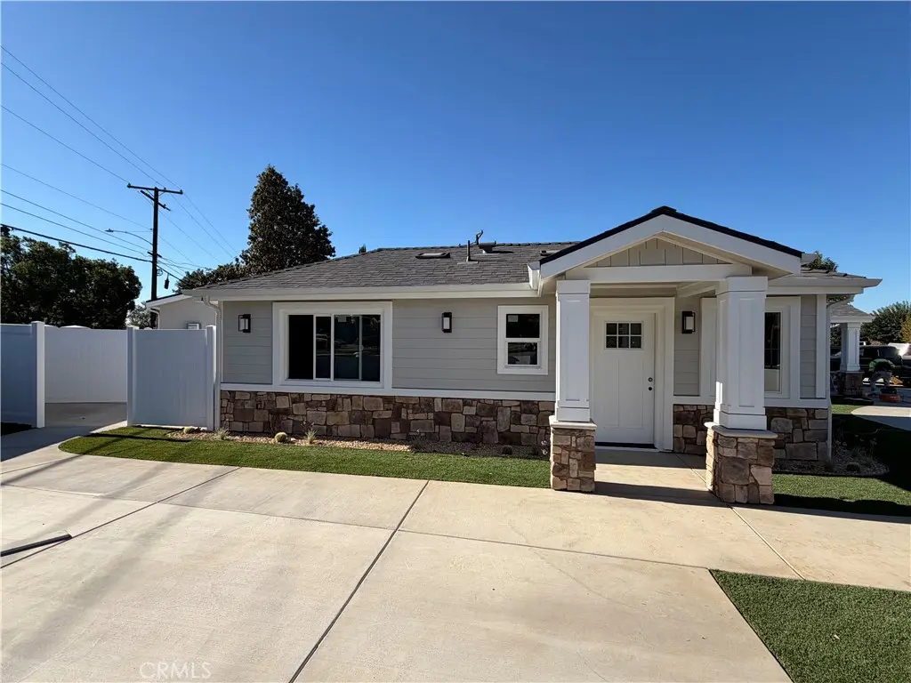 Single Family Residence for rent at 312 Rodecker Drive N, Azusa, CA featuring 3 beds and 3 baths
