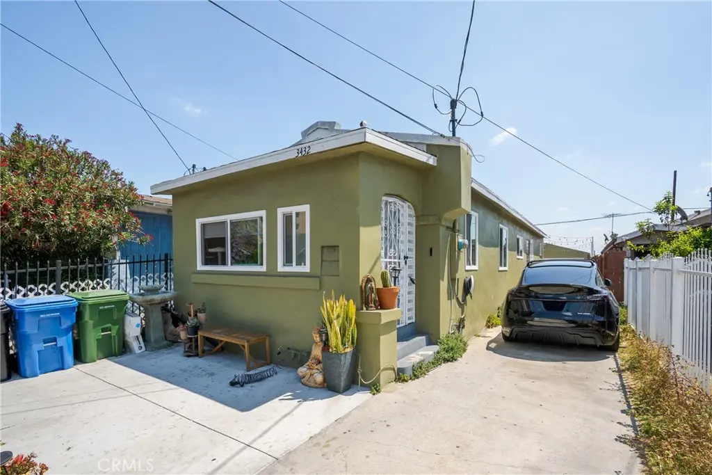 Single Family Residence for sale at 3432 Arlington, Los Angeles, CA featuring 3 beds and 2 baths