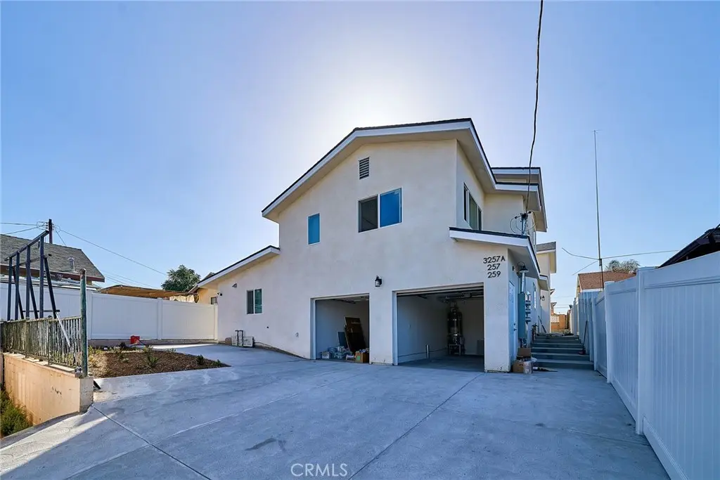 Single Family Residence for rent at 3257 B Evelyn, Rosemead, CA featuring 2 beds and 1 bath