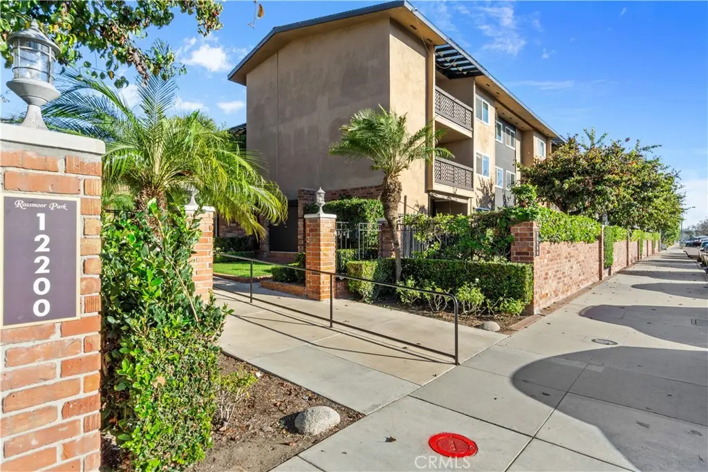 Condominium for sale at 12200 Montecito Road B112, Seal Beach, CA featuring 2 beds and 2 baths