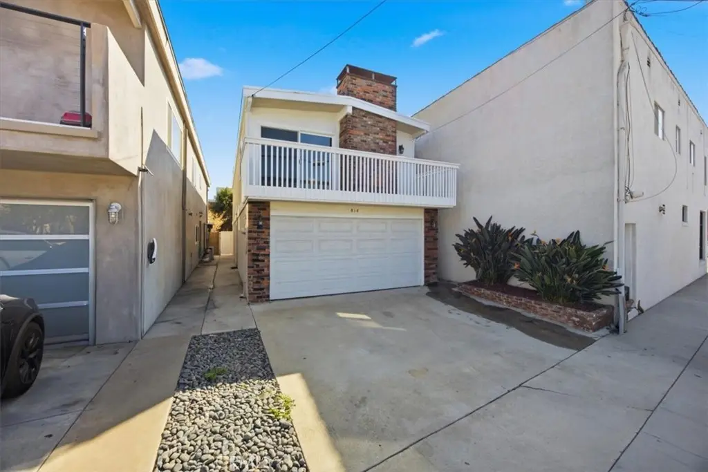 Single Family Residence for rent at 814 3rd Street, Hermosa Beach, CA featuring 3 beds and 2 baths
