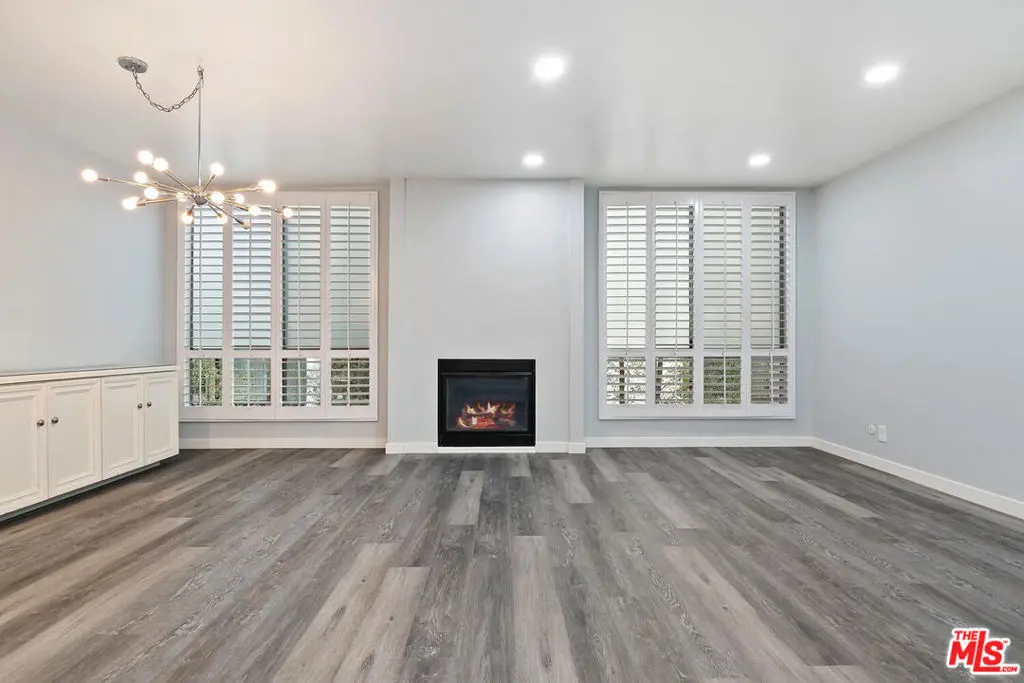 Condominium for rent at 927 N Kings Road 107, West Hollywood, CA featuring 1 bed and 1 bath