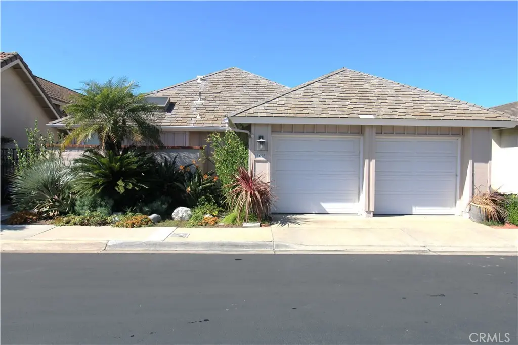 Single Family Residence for rent at 2003 Yacht Vigilant, Newport Beach, CA featuring 3 beds and 3 baths