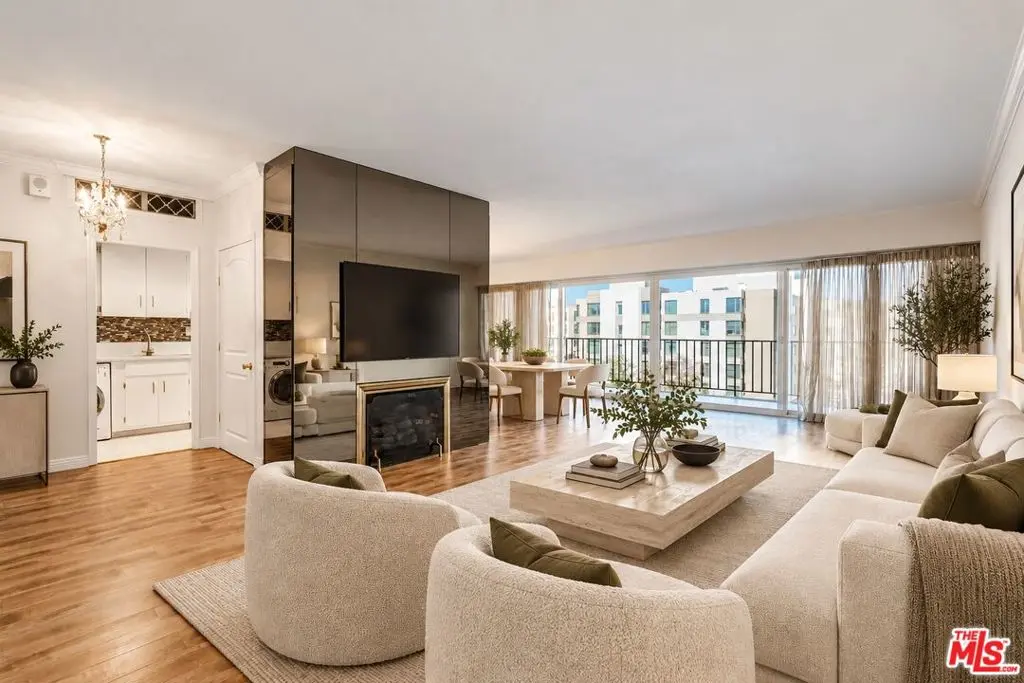 Condominium for sale at 10450 Wilshire Boulevard 4F, Los Angeles, CA featuring 1 bed and 1 bath