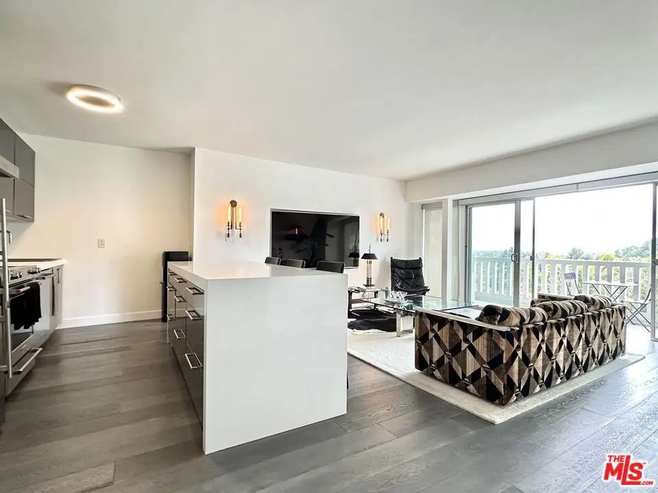 Condominium for rent at 999 N DOHENY Drive 612, West Hollywood, CA featuring 1 bed and 1 bath