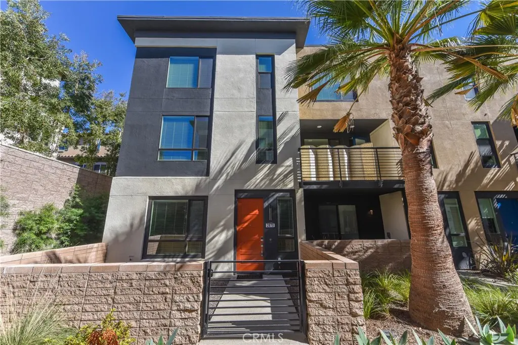 Condominium for rent at 2870 N Glassell Street, Orange, CA featuring 4 beds and 4 baths