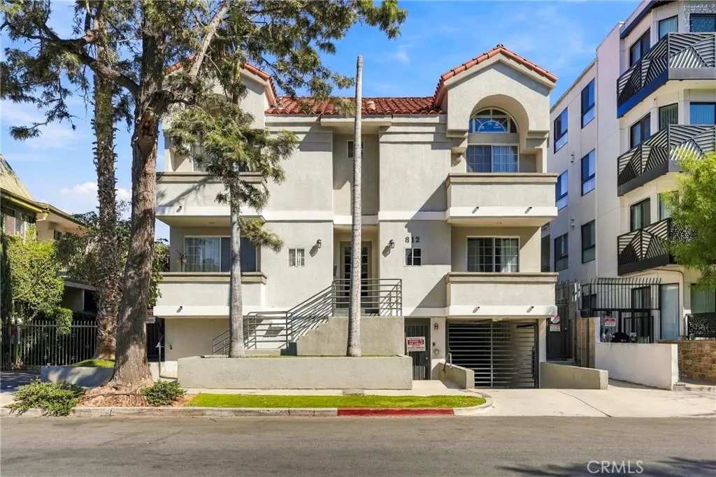 Condominium for sale at 812 Hudson 103, Los Angeles, CA featuring 2 beds and 2 baths