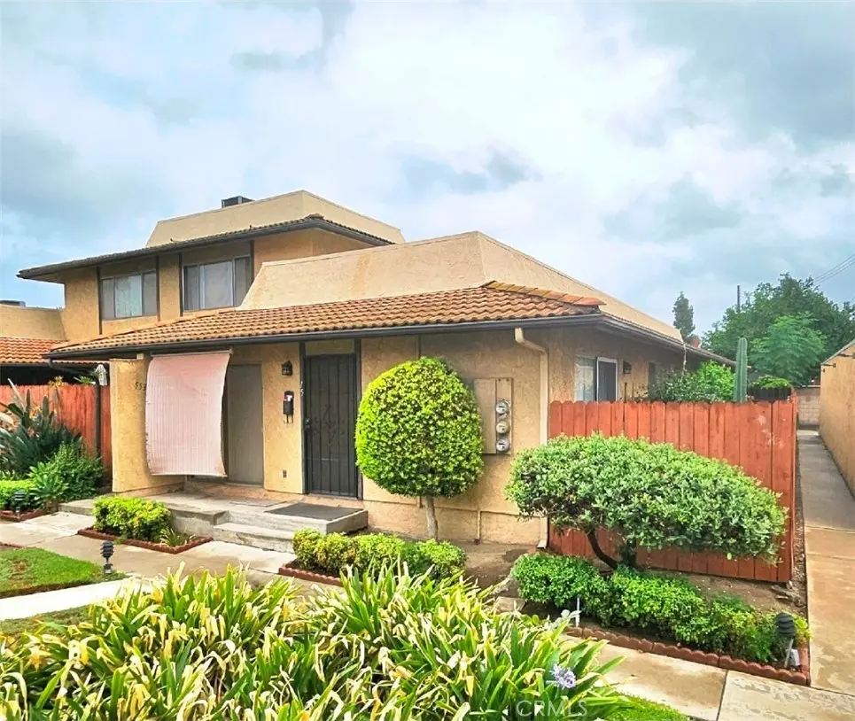 Condominium for sale at 5530 Welland Ave. 15, Temple City, CA featuring 2 beds and 1 bath