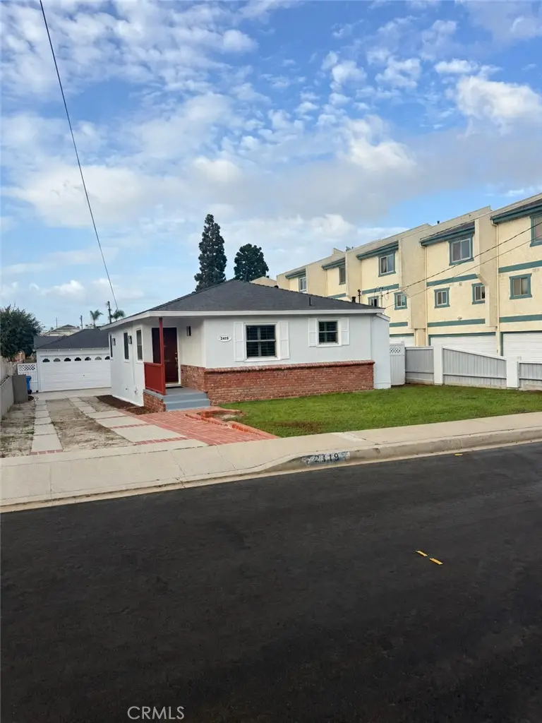 Single Family Residence for rent at 2419 Marshallfield Lane, Redondo Beach, CA featuring 2 beds and 2 baths