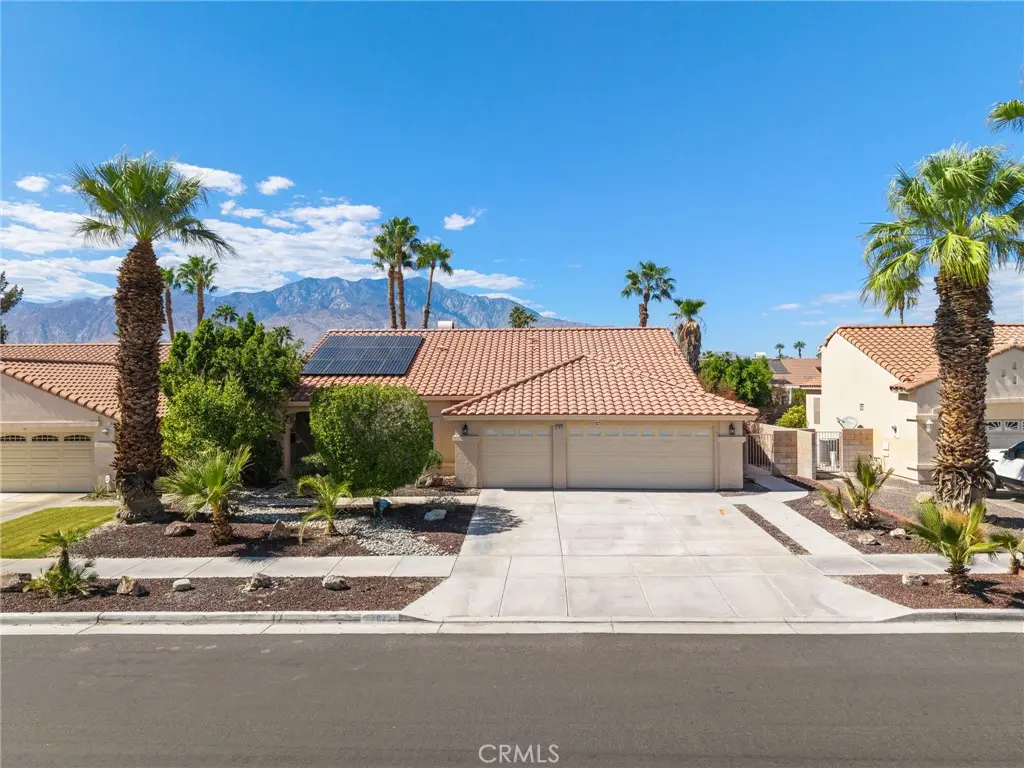 Single Family Residence for sale at 27875 Avenida Maravilla, Cathedral City, CA featuring 3 beds and 2 baths