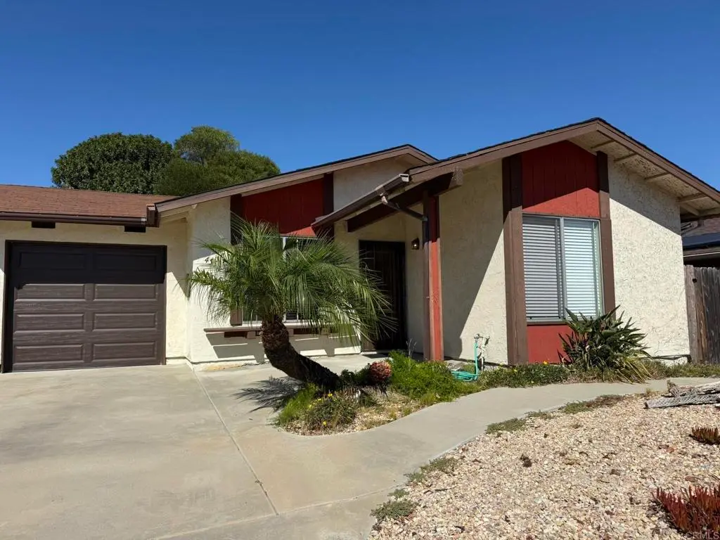 Single Family Residence for rent at 4558 Golden Ridge Drive, Oceanside, CA featuring 2 beds and 1 bath