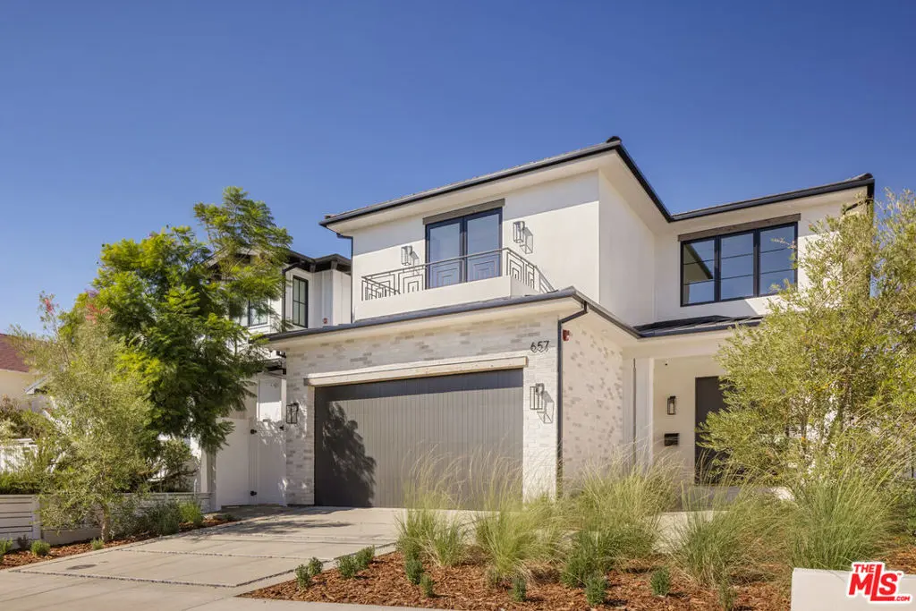 Single Family Residence for sale at 657 27th Street, Manhattan Beach, CA featuring 5 beds and 5 baths