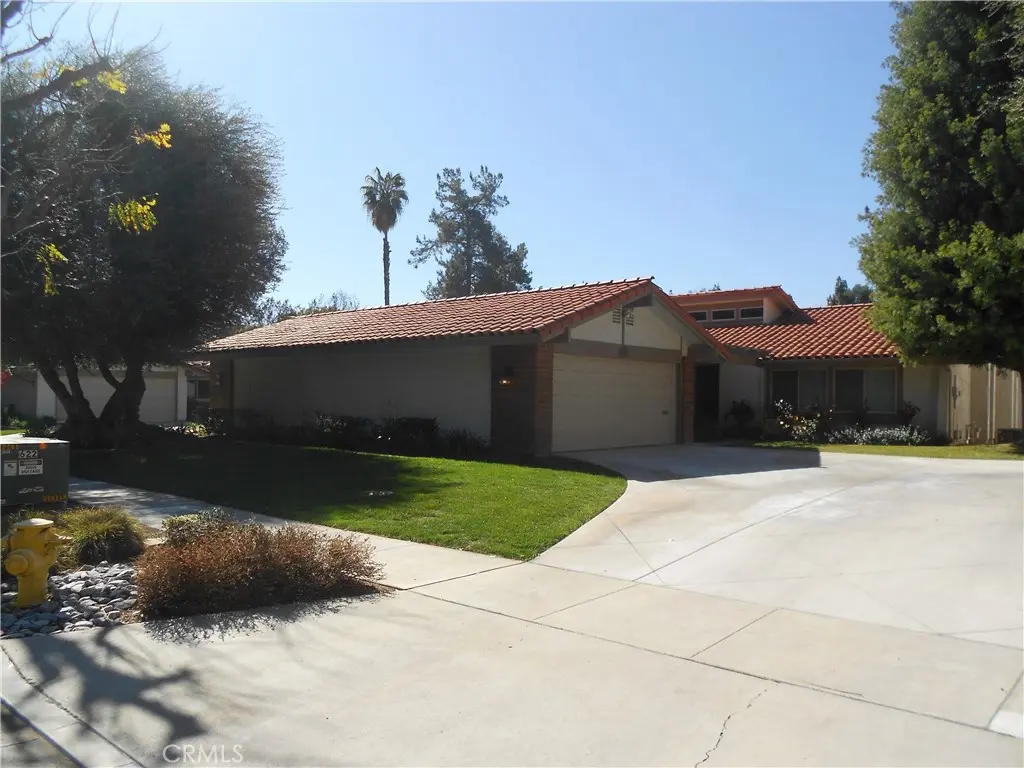 Condominium for rent at 622 Via Zapata, Riverside, CA featuring 2 beds and 2 baths
