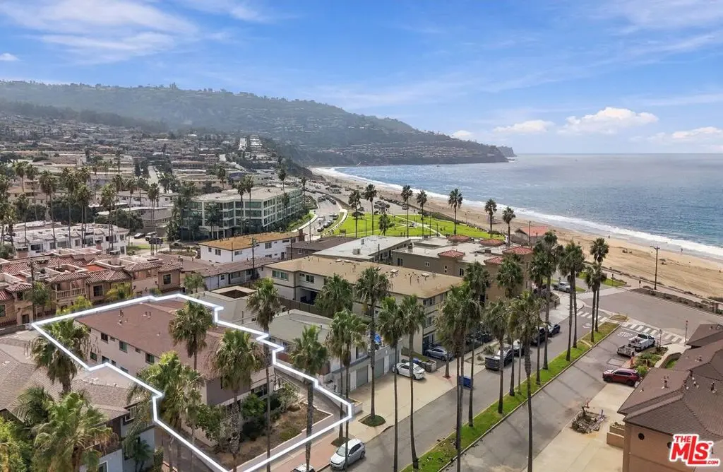 Residential Income for sale at 106 Vista Del Mar, Redondo Beach, CA featuring 12 beds and 8 baths