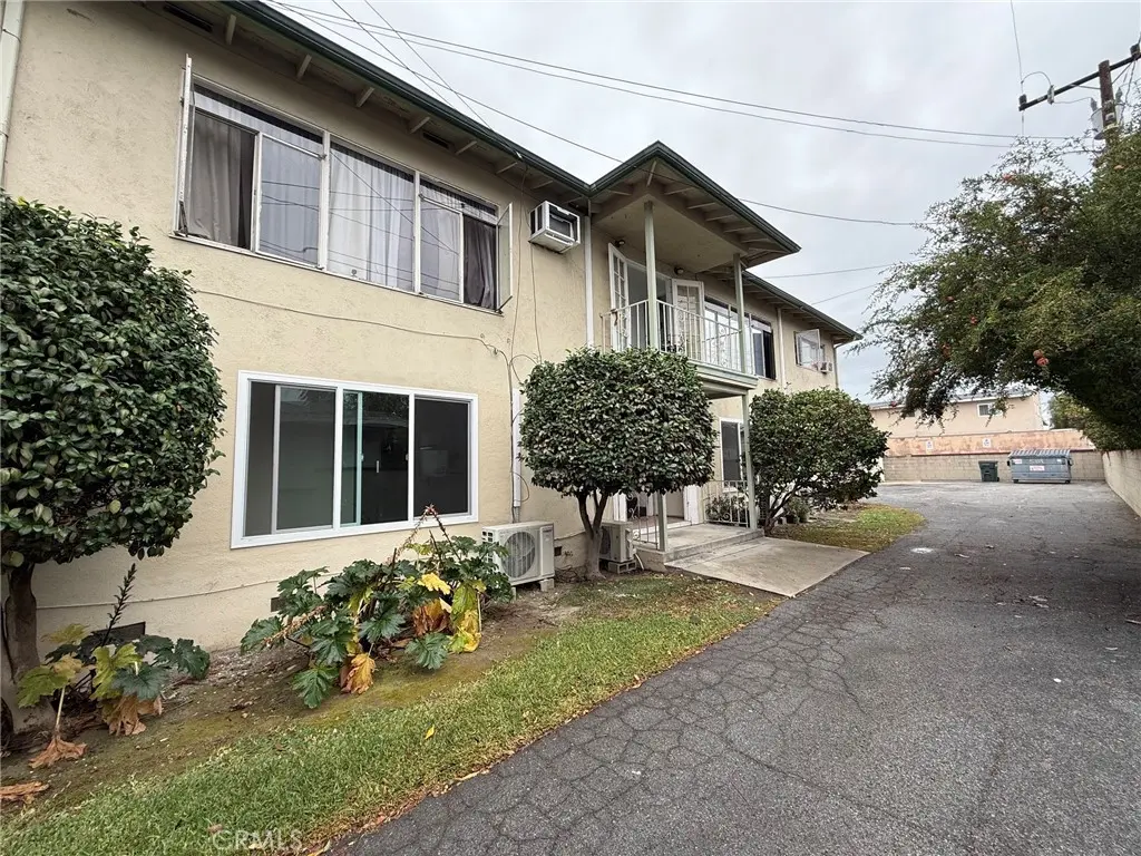 Apartment for rent at 5719 Noel Drive B, Temple City, CA featuring 2 beds and 1 bath