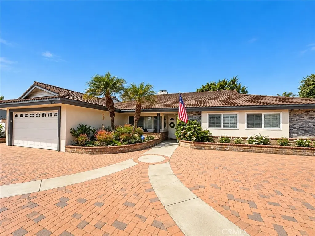Single Family Residence for rent at 2335 Irvine Ave, Newport Beach, CA featuring 4 beds and 4 baths