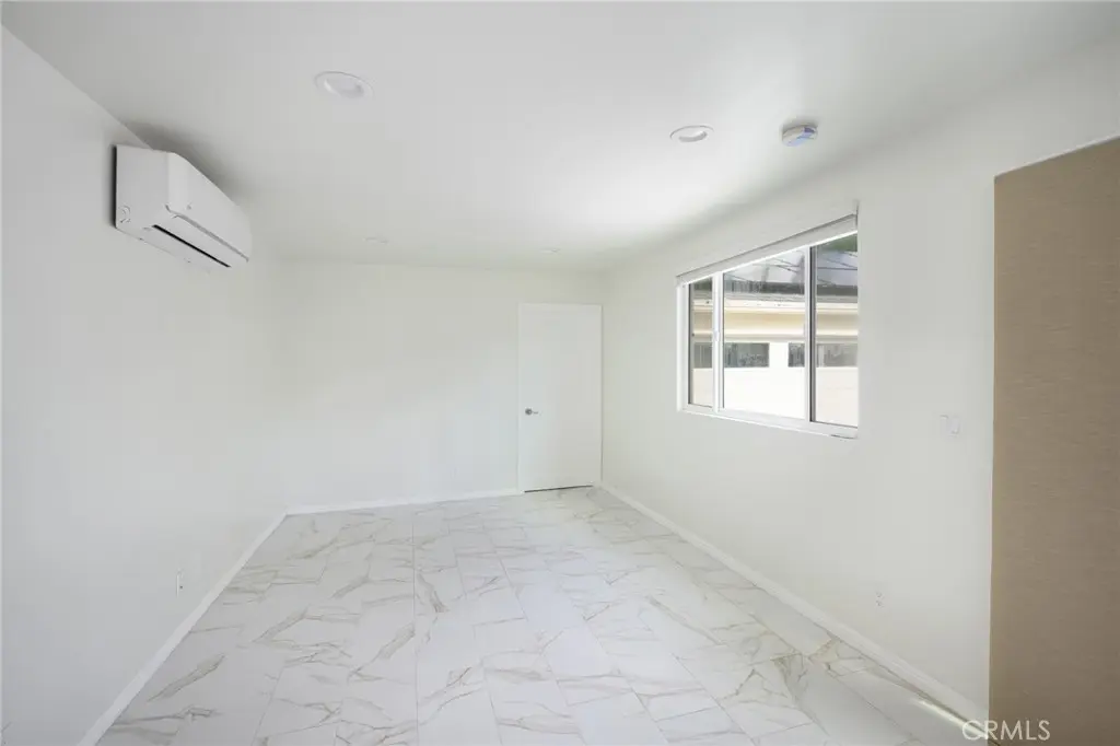 Duplex for rent at 2180 Layton Street, Pasadena, CA featuring 1 bed and 1 bath