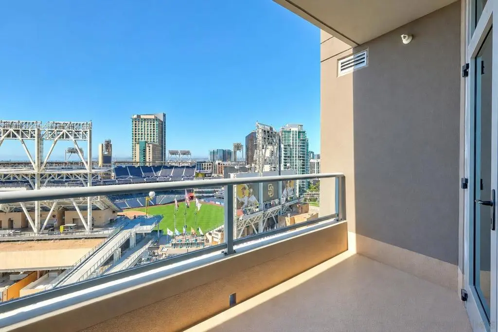 Residential Lease for rent at 253 10th Ave 1305, San Diego, CA featuring 1 bed and 1 bath
