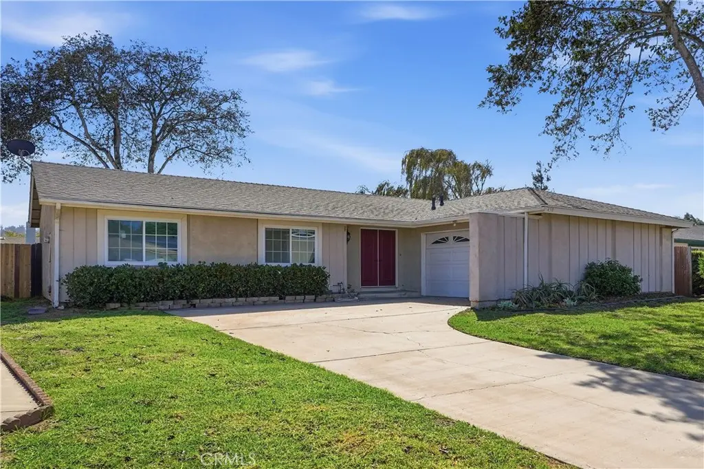 Single Family Residence for sale at 450 Mountain View, Santa Maria, CA featuring 3 beds and 2 baths