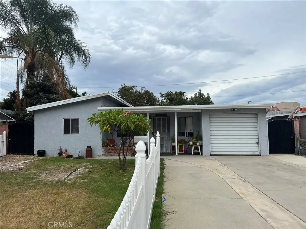 Single Family Residence for sale at 305 E Valencia, Fullerton, CA featuring 3 beds and 1 bath