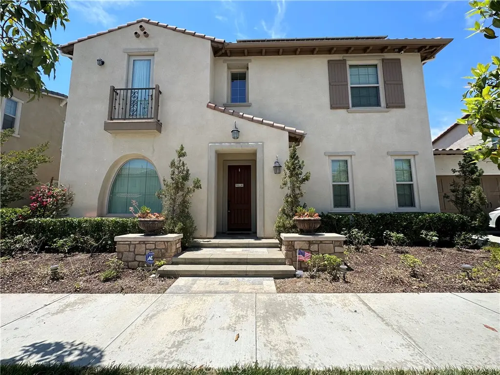 Rooming House for rent at 18 Meadow Pl, Tustin, CA featuring 1 bed and 1 bath