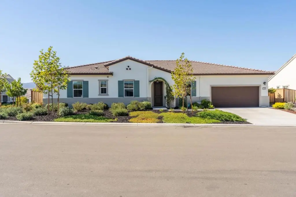 Single Family Residence for sale at 140 Scarlett Way, Hollister, CA featuring 4 beds and 3 baths