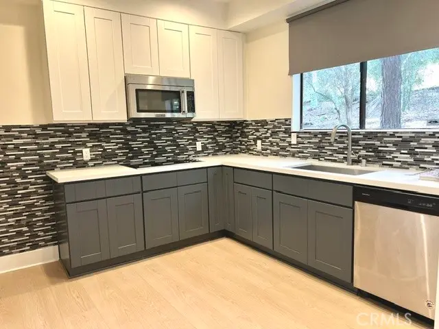 Condominium for sale at 3480 Barham 124, Los Angeles, CA featuring 2 beds and 2 baths