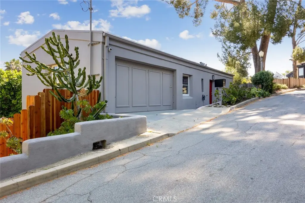 Single Family Residence for rent at 1620 Ina Drive, Glendale, CA featuring 3 beds and 2 baths