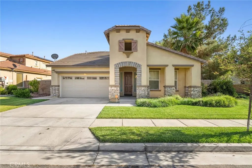 Single Family Residence for rent at 3175 Sand Pine, Hemet, CA featuring 4 beds and 4 baths