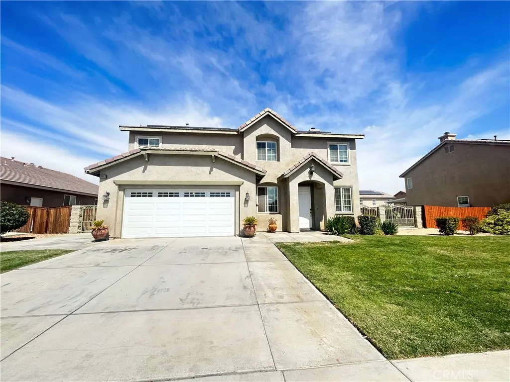 Single Family Residence for rent at 12966 Georgetown, Victorville, CA featuring 6 beds and 3 baths