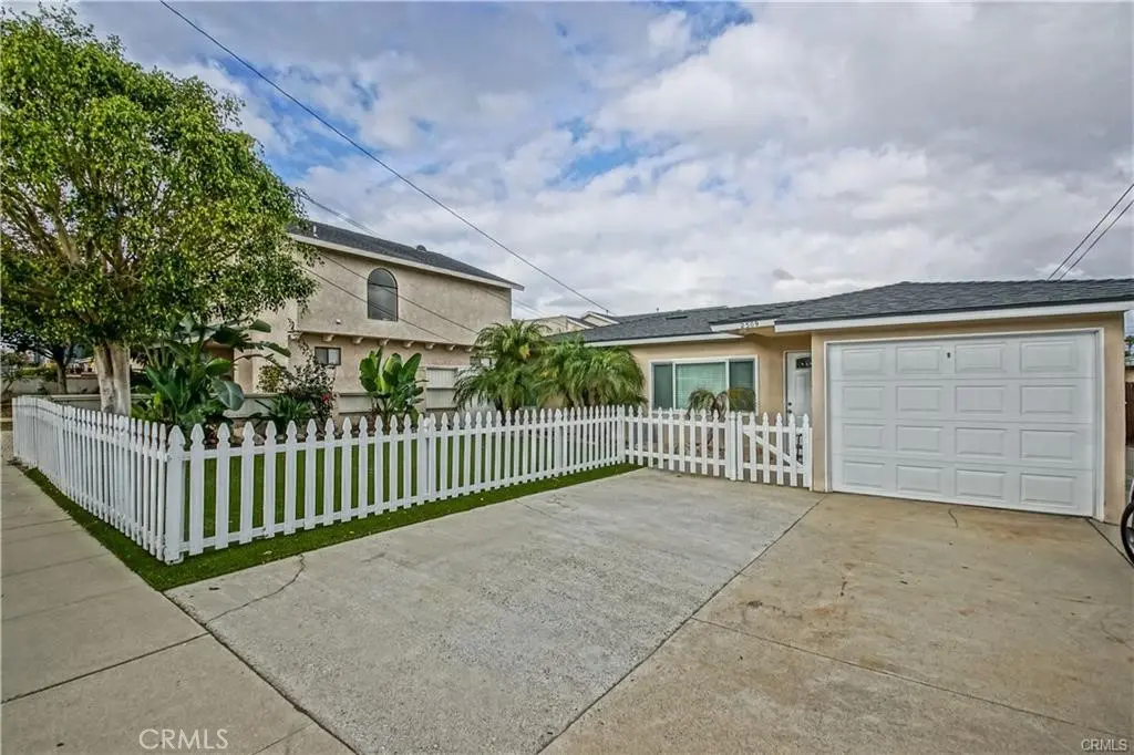 Single Family Residence for rent at 2509 Clark Lane, Redondo Beach, CA featuring 2 beds and 1 bath