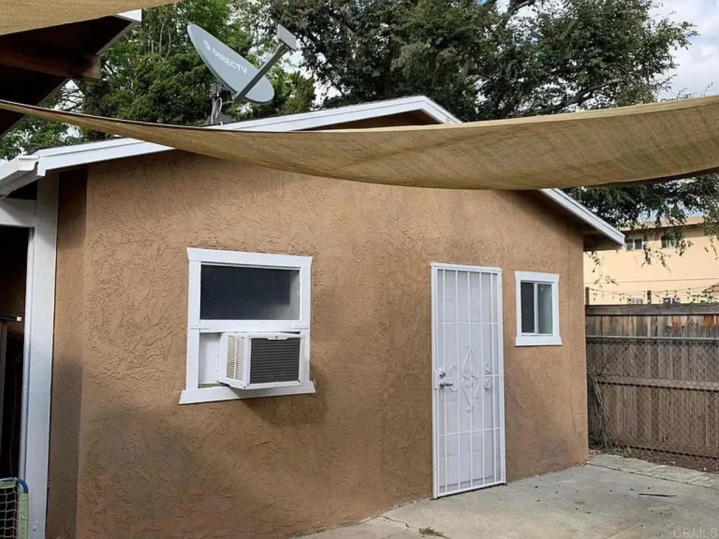 Residential Lease for rent at 893 S Sunshine Ave, El Cajon, San Diego County, CA featuring 1 bed and 1 bath