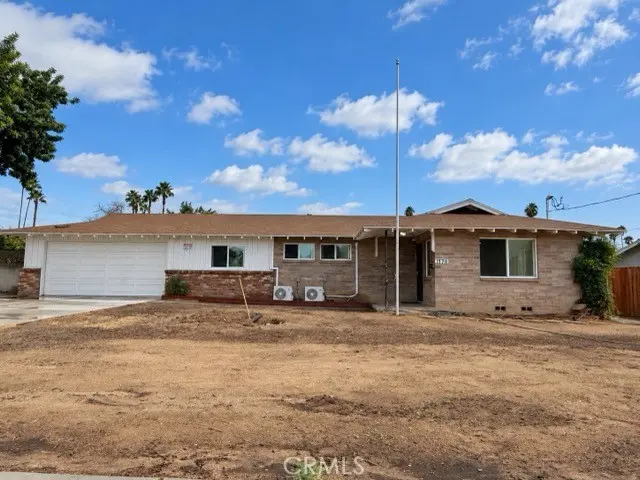 Single Family Residence for rent at 1770 W Linden St, Riverside, CA featuring 3 beds and 2 baths