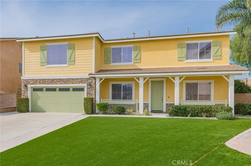 Single Family Residence for rent at 6221 Ruby Crest, Jurupa Valley, CA featuring 4 beds and 3 baths
