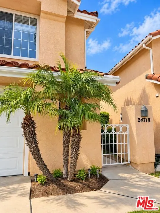 Single Family Residence for rent at 24719 Calle Largo, Calabasas, CA featuring 4 beds and 3 baths