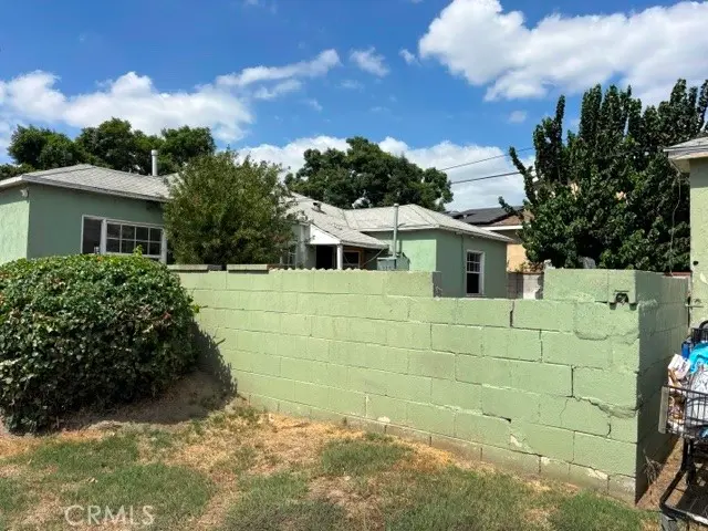 Single Family Residence for sale at 424 WARD Avenue S, Compton, CA featuring 2 beds and 1 bath