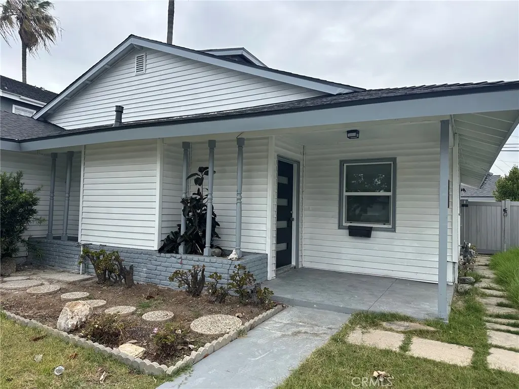 Single Family Residence for rent at 23320 Anza Avenue, Torrance, CA featuring 4 beds and 2 baths