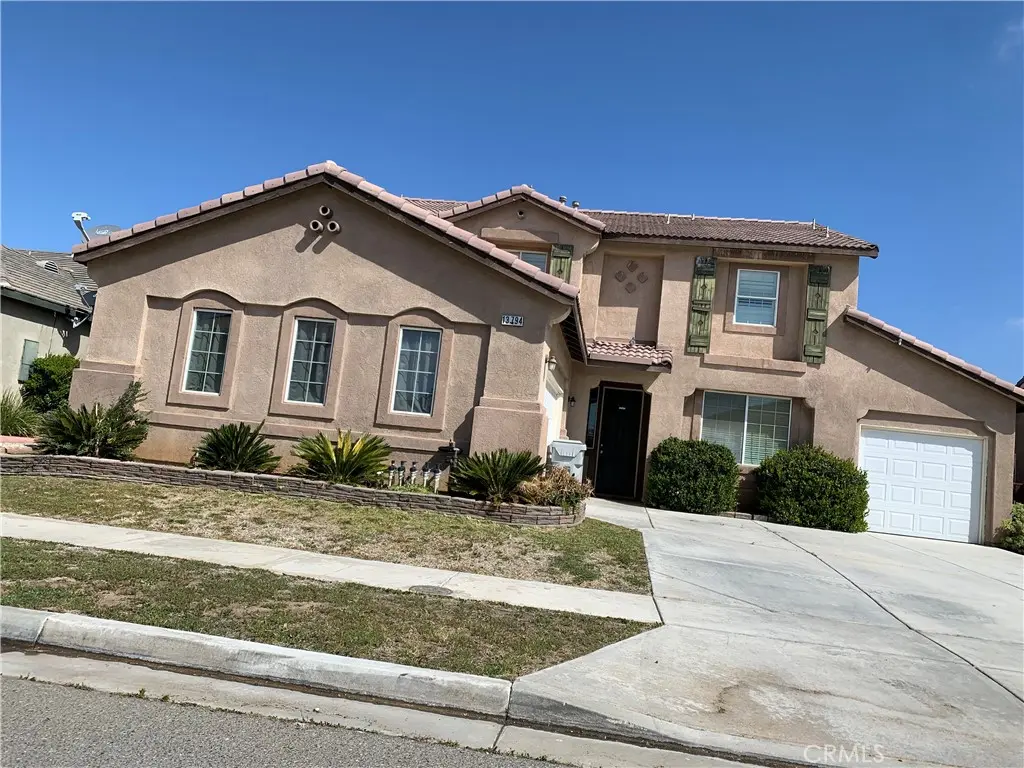 Single Family Residence for sale at 13794 Senna, Hesperia, CA featuring 5 beds and 3 baths