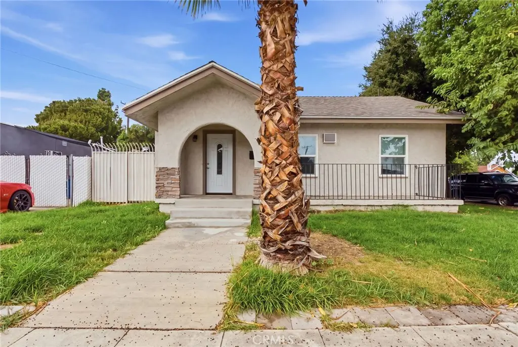 Single Family Residence for sale at 891 E 6th, Pomona, CA featuring 6 beds and 3 baths