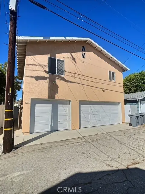 Duplex for rent at 1746 Gramercy Avenue, Torrance, CA featuring 1 bed and 1 bath