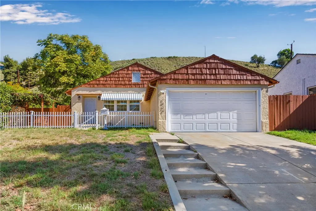 Single Family Residence for sale at 1924 Hilton, Burbank, CA featuring 2 beds and 2 baths