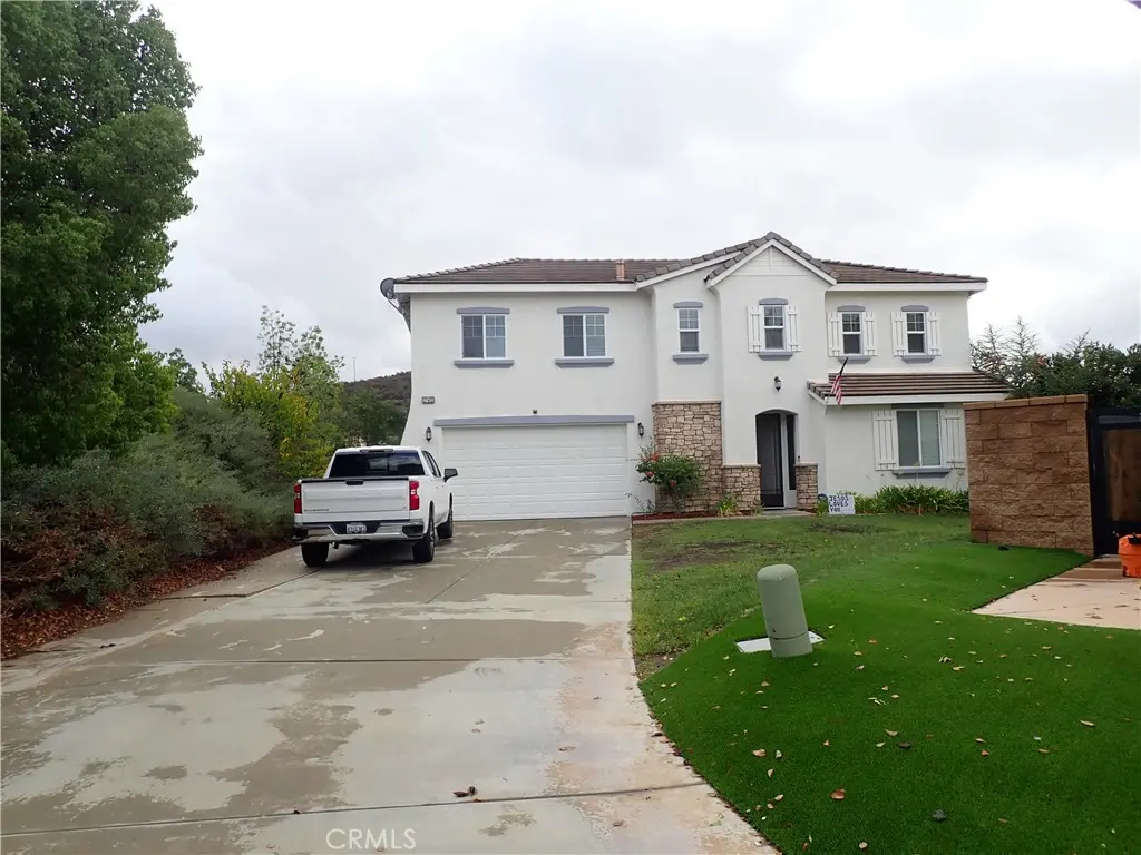 Single Family Residence for rent at 27402 Bent Grass Avenue, Murrieta, CA featuring 5 beds and 3 baths