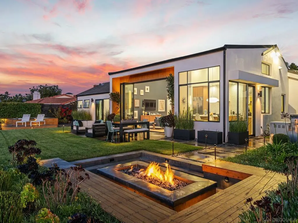 Single Family Residence for rent at 948 Santa Estella, Solana Beach, CA featuring 3 beds and 3 baths