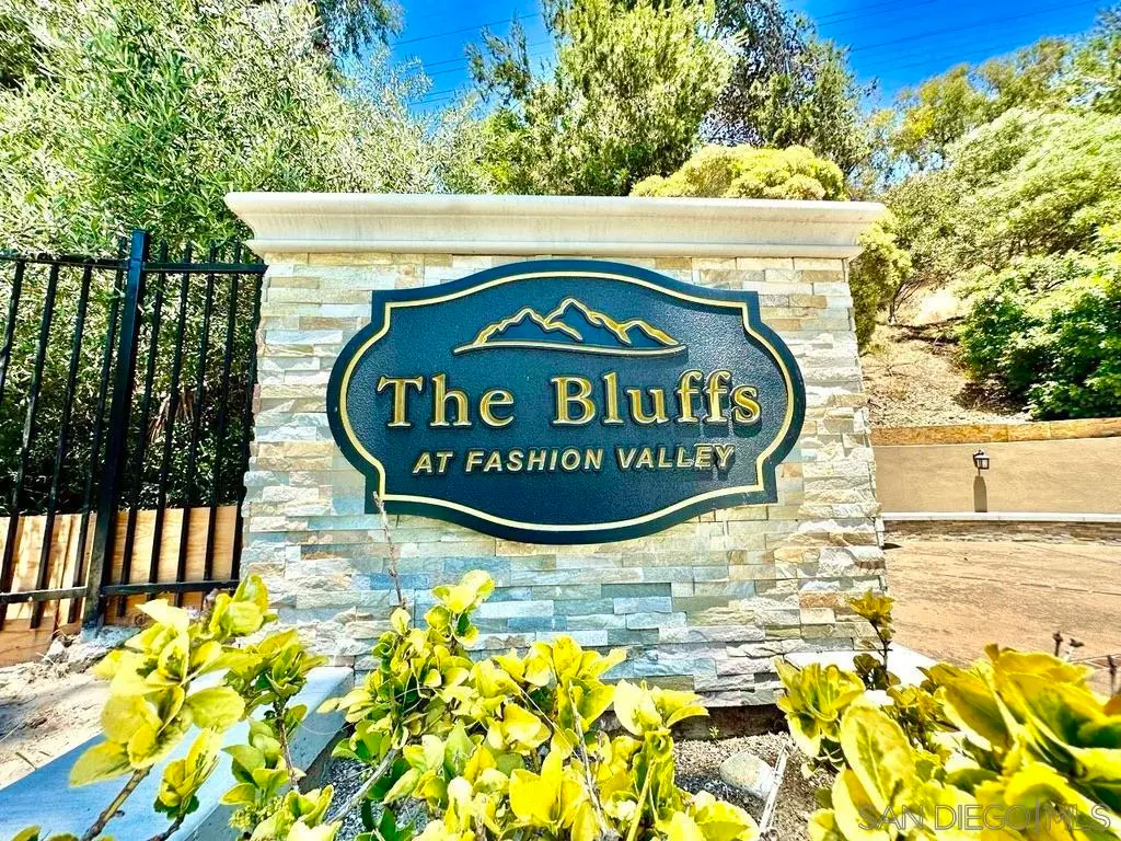 Residential Lease for rent at 6202 Friars Rd 201, San Diego, San Diego County, CA and 1 bath