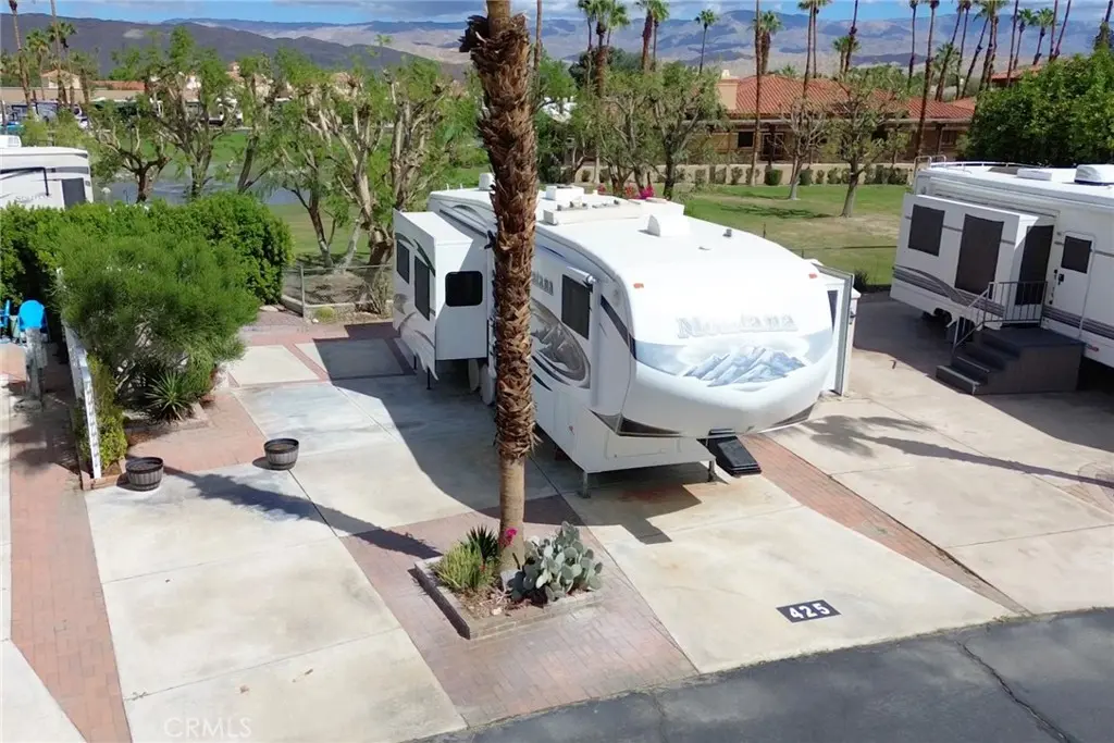 Manufactured In Park for sale at 69801 Ramon 425, Cathedral City, CA featuring 1 bed and 1 bath