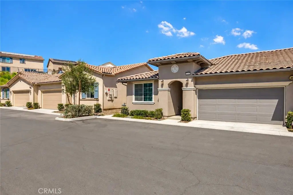Townhouse for rent at 24064 Ashton, Corona, CA featuring 3 beds and 2 baths