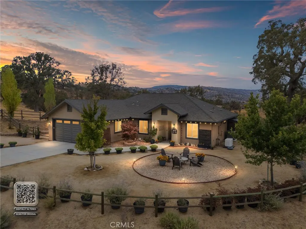 Single Family Residence for sale at 17900 Tejon, Tehachapi, CA featuring 3 beds and 2 baths